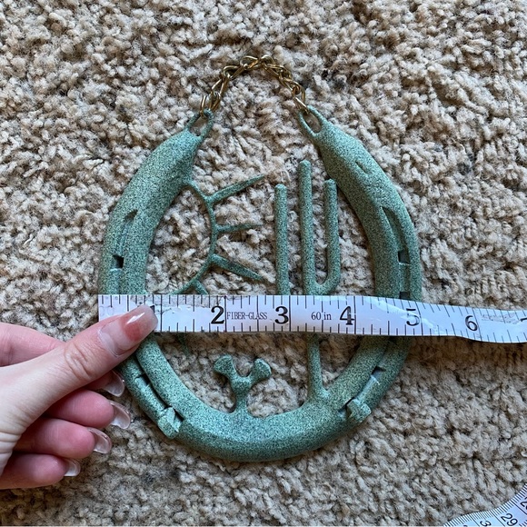 Turquoise Colored Horseshoe Jewelry Hanger - Picture 4 of 4